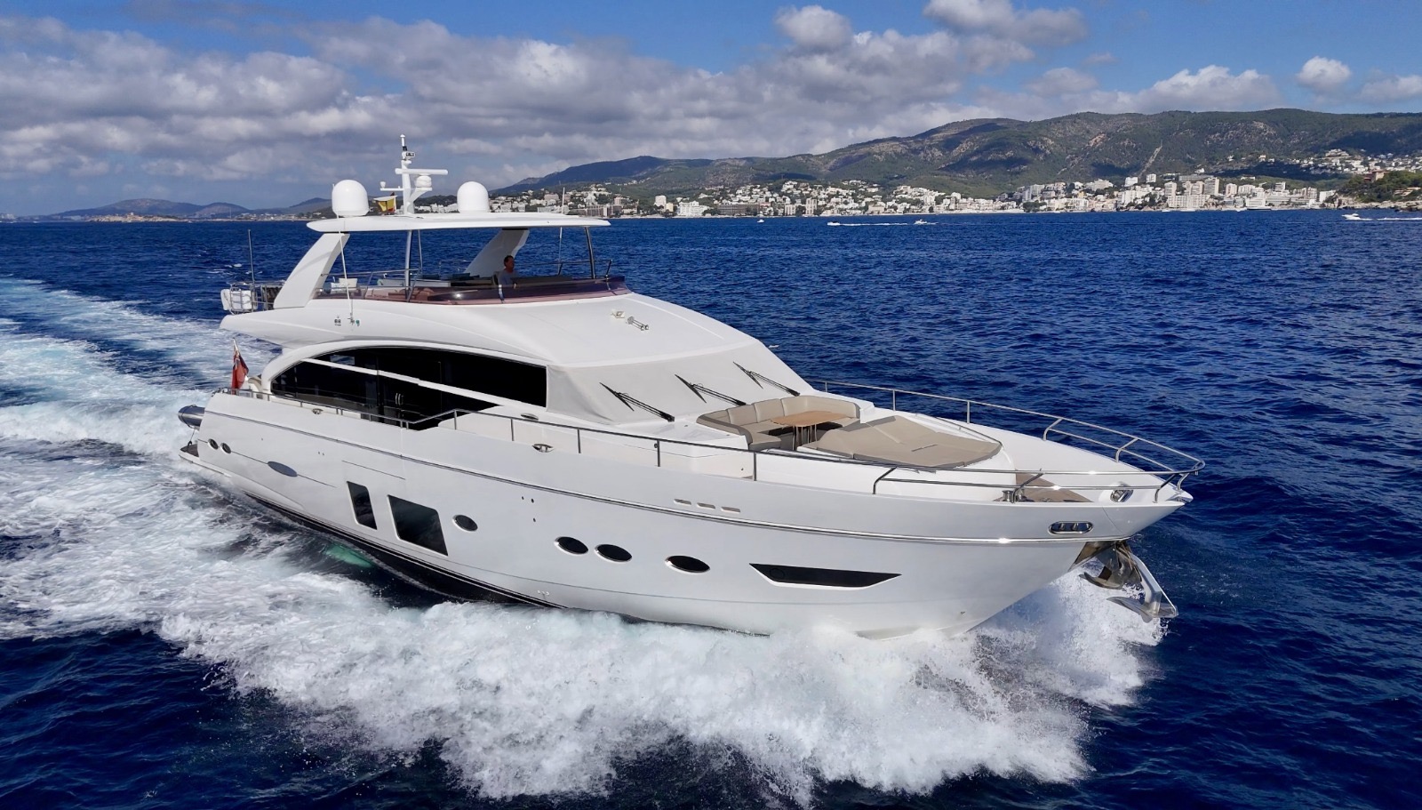 Princess 88Y Yacht
